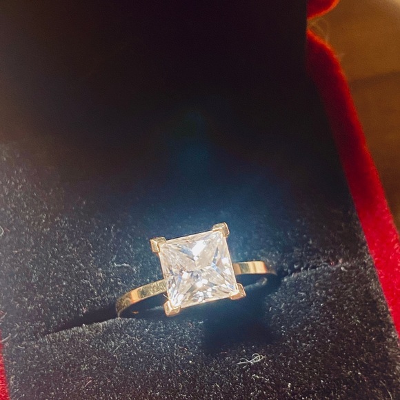 2CT Moissanite Princess Cut Engagement Wedding Ring, 14k Yellow Gold, Size 7 - Picture 2 of 10